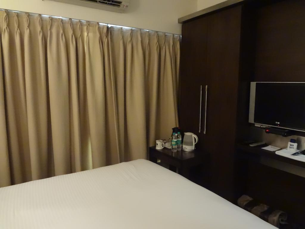 Hotel Suba Galaxy Bombay Extérieur photo