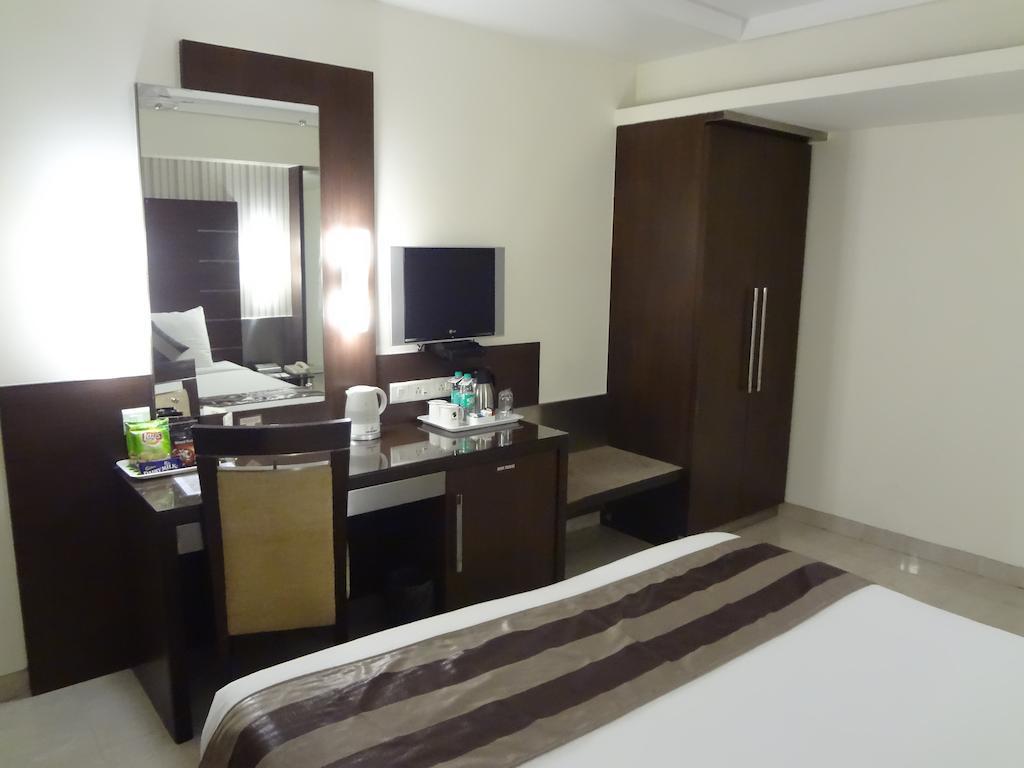 Hotel Suba Galaxy Bombay Extérieur photo