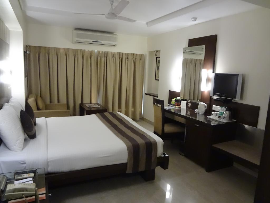 Hotel Suba Galaxy Bombay Extérieur photo
