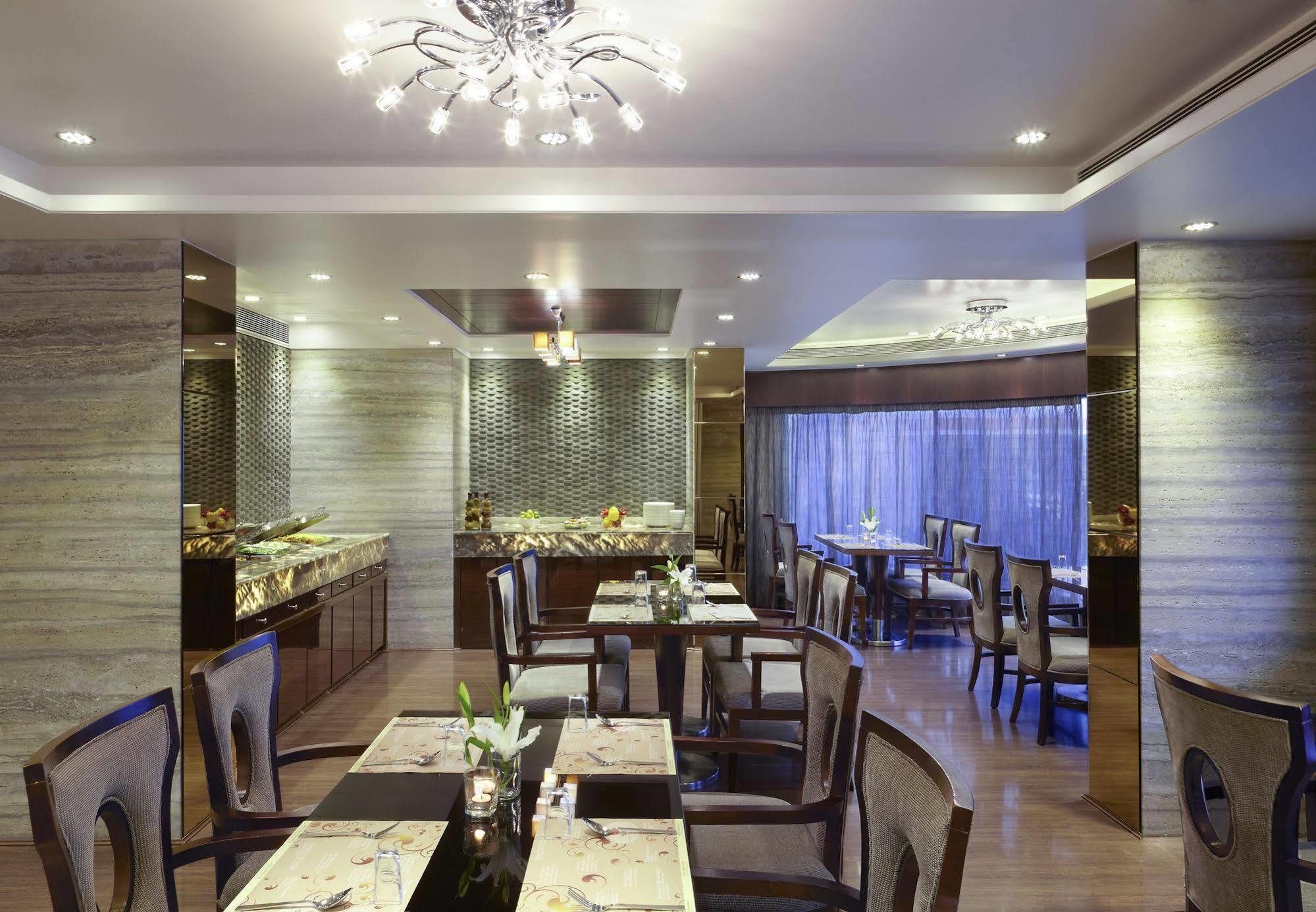 Hotel Suba Galaxy Bombay Extérieur photo